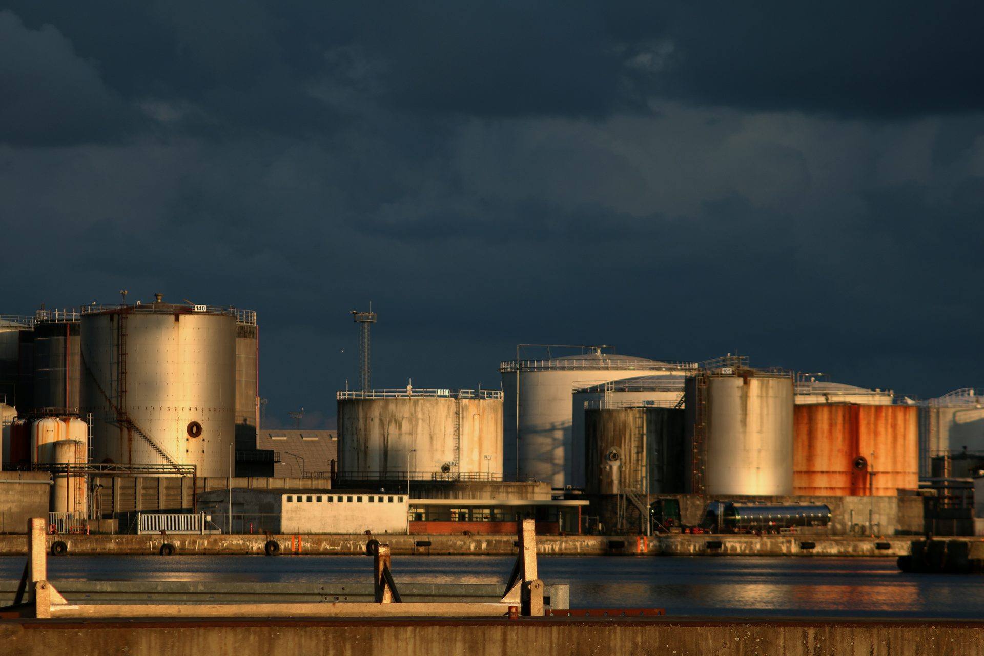 Crude palm oil storage tanks